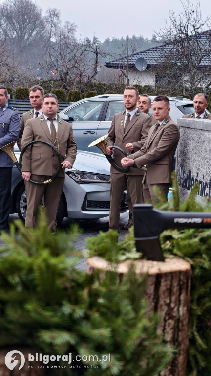 Ze stuletniego budynku do nowoczesności. Leśnicy z Józefowa mają nową siedzibę