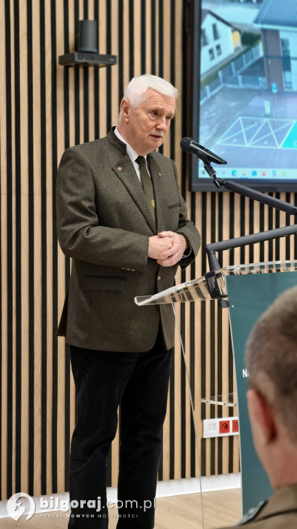 Ze stuletniego budynku do nowoczesności. Leśnicy z Józefowa mają nową siedzibę