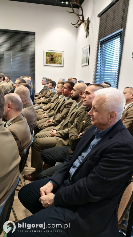 Ze stuletniego budynku do nowoczesności. Leśnicy z Józefowa mają nową siedzibę