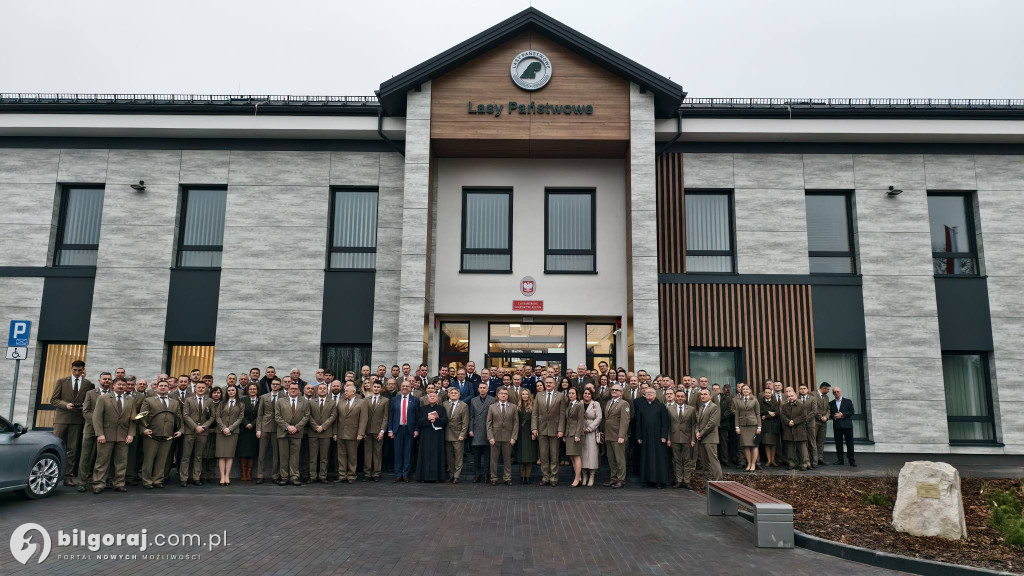 Ze stuletniego budynku do nowoczesności. Leśnicy z Józefowa mają nową siedzibę