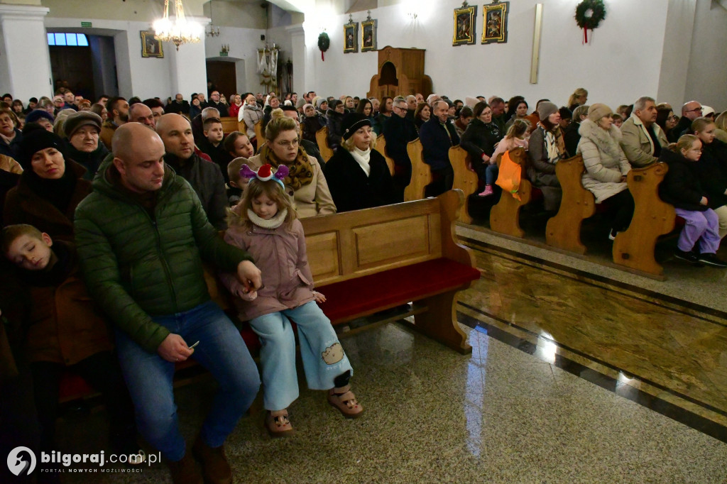 Łukowa w blasku Betlejemskiej Gwiazdy. Wielkie spotkanie opłatkowe mieszkańców