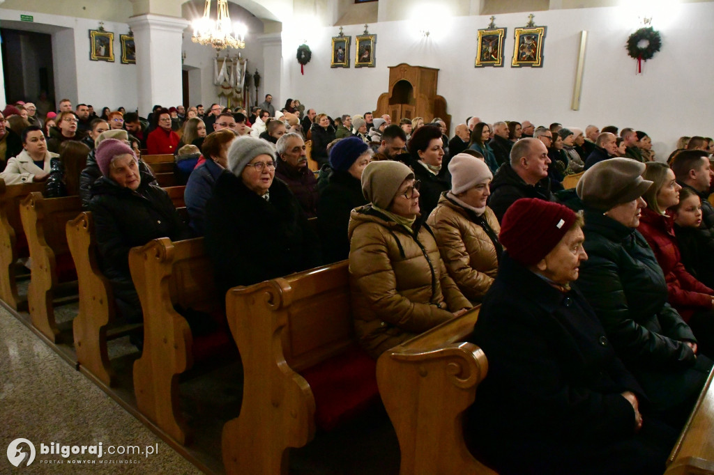 Łukowa w blasku Betlejemskiej Gwiazdy. Wielkie spotkanie opłatkowe mieszkańców