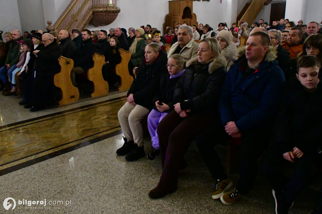 Łukowa w blasku Betlejemskiej Gwiazdy. Wielkie spotkanie opłatkowe mieszkańców