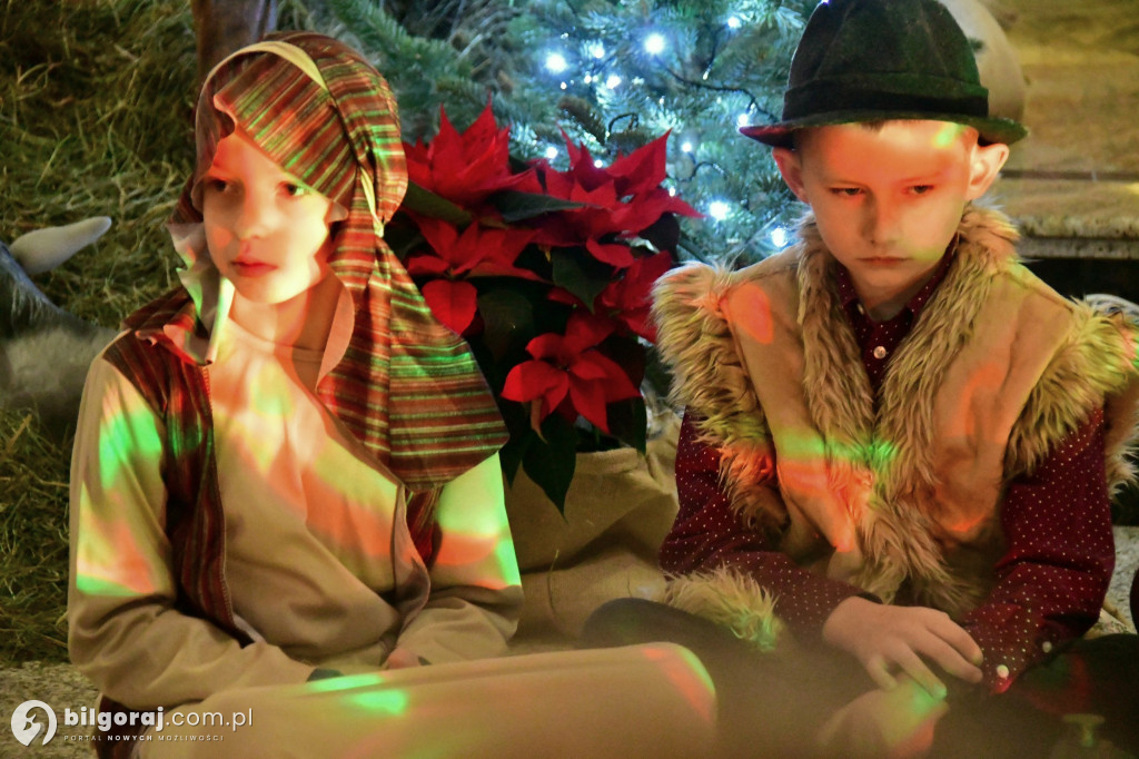 Łukowa w blasku Betlejemskiej Gwiazdy. Wielkie spotkanie opłatkowe mieszkańców