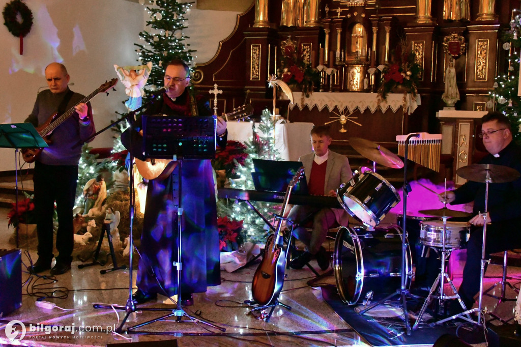 Łukowa w blasku Betlejemskiej Gwiazdy. Wielkie spotkanie opłatkowe mieszkańców