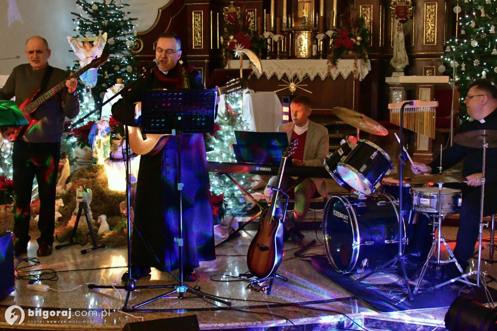 Łukowa w blasku Betlejemskiej Gwiazdy. Wielkie spotkanie opłatkowe mieszkańców