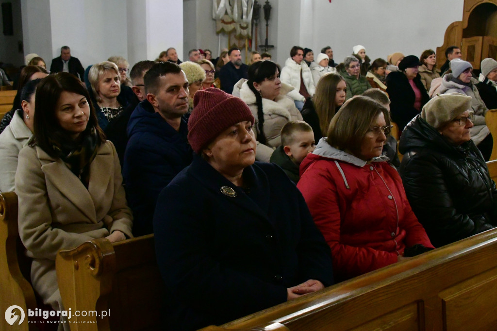 Łukowa w blasku Betlejemskiej Gwiazdy. Wielkie spotkanie opłatkowe mieszkańców