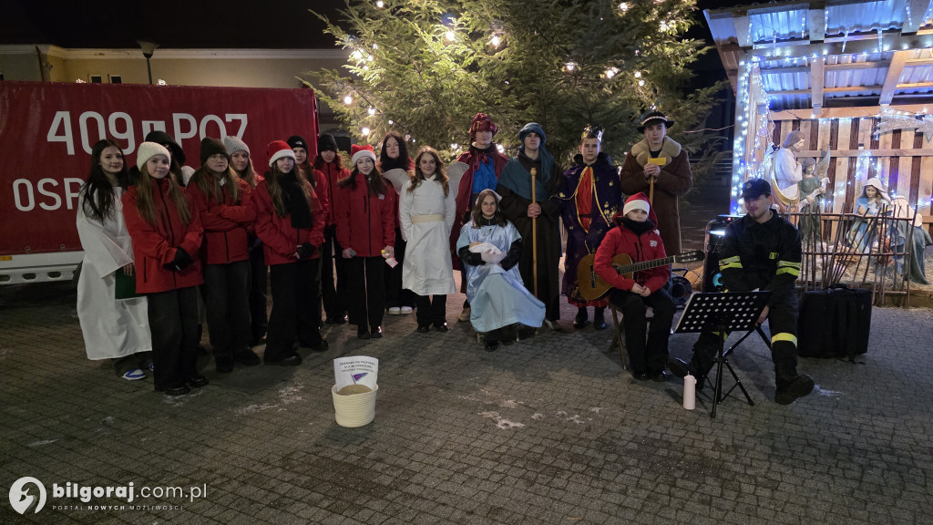 Strażackie kolędowanie w Tarnogrodzie. Młodzież z MDP zagrała dla mieszkańców