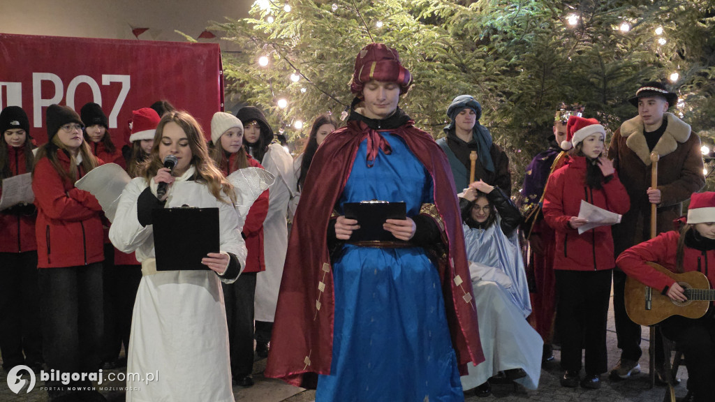 Strażackie kolędowanie w Tarnogrodzie. Młodzież z MDP zagrała dla mieszkańców