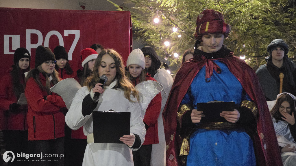 Strażackie kolędowanie w Tarnogrodzie. Młodzież z MDP zagrała dla mieszkańców