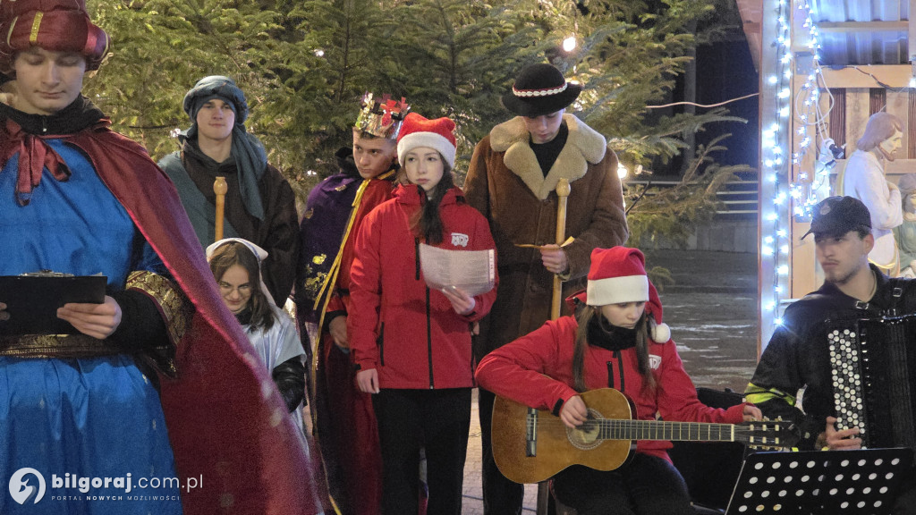Strażackie kolędowanie w Tarnogrodzie. Młodzież z MDP zagrała dla mieszkańców