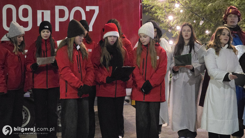 Strażackie kolędowanie w Tarnogrodzie. Młodzież z MDP zagrała dla mieszkańców