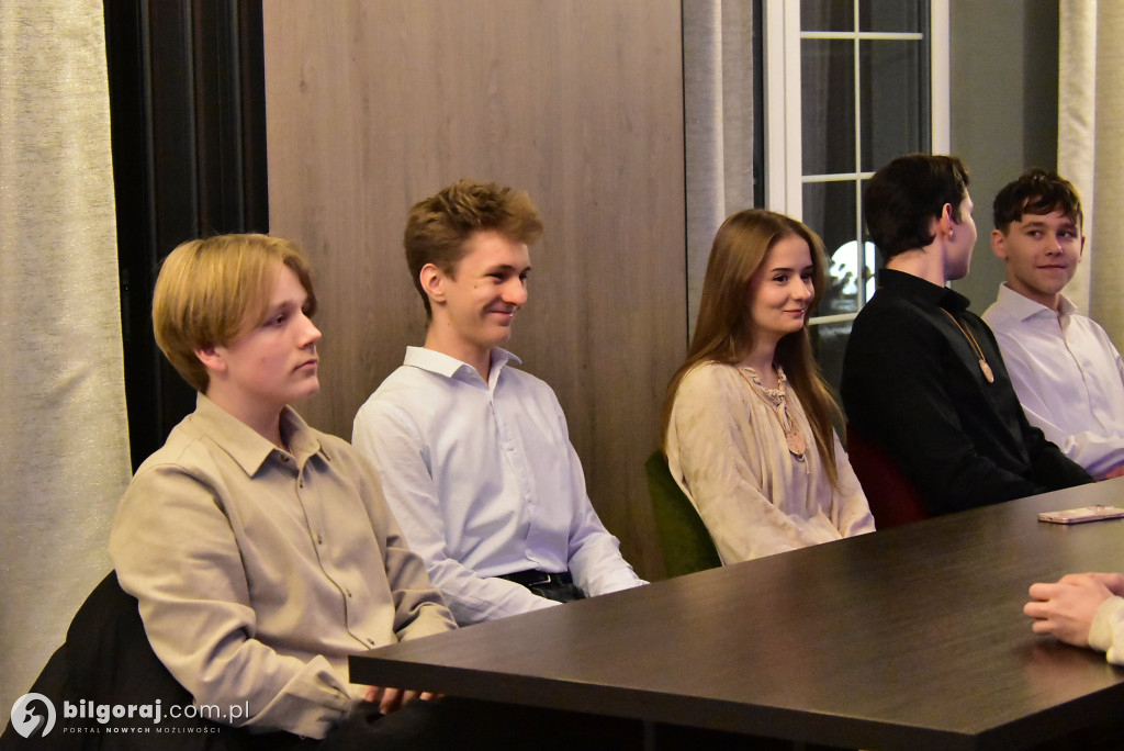 Oazowa wspólnota przy wigilijnym stole. Wyjątkowy opłatek młodych w Glinach