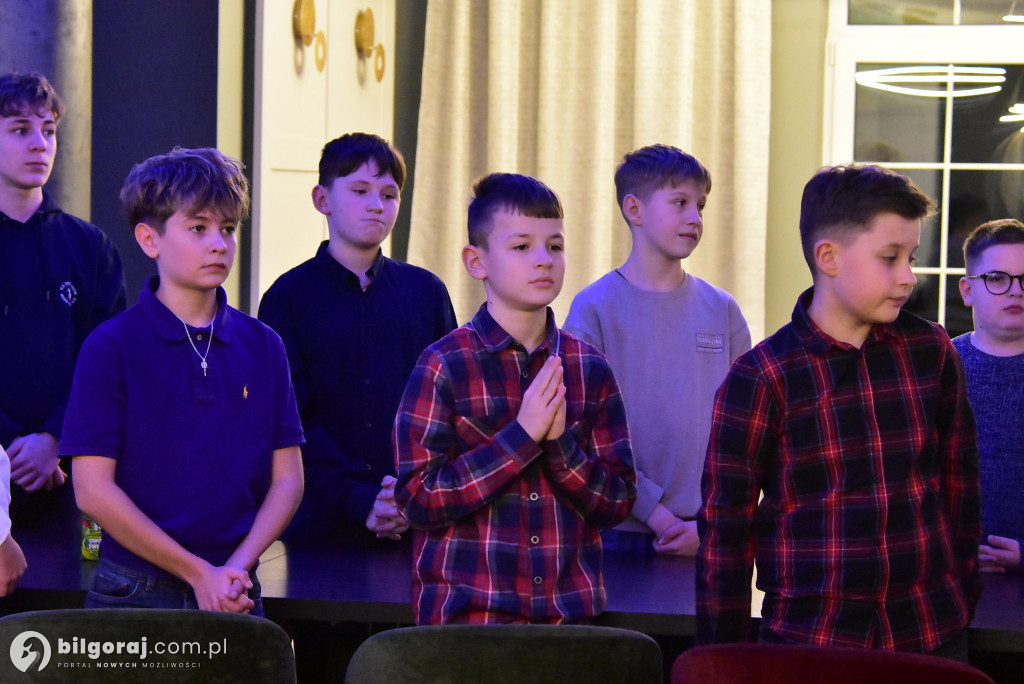 Oazowa wspólnota przy wigilijnym stole. Wyjątkowy opłatek młodych w Glinach