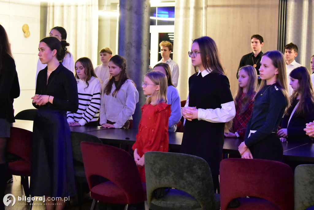 Oazowa wspólnota przy wigilijnym stole. Wyjątkowy opłatek młodych w Glinach