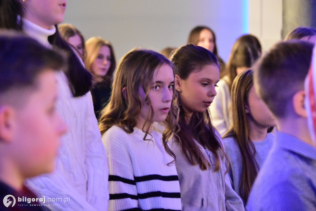 Oazowa wspólnota przy wigilijnym stole. Wyjątkowy opłatek młodych w Glinach