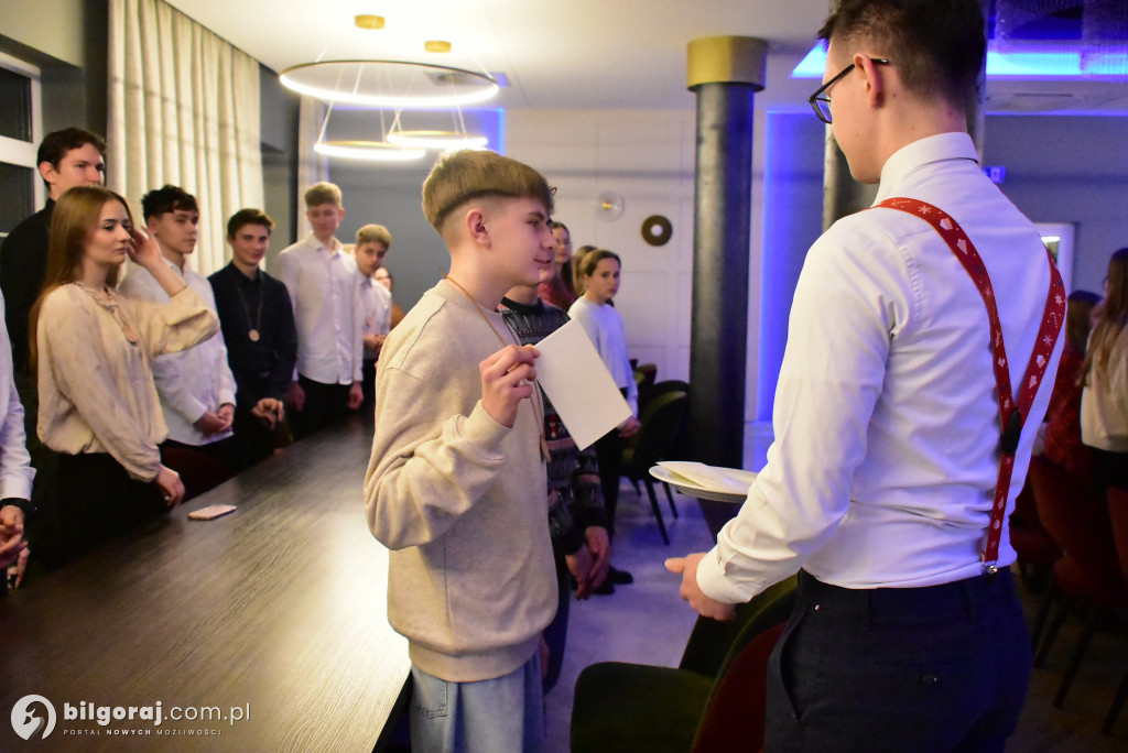 Oazowa wspólnota przy wigilijnym stole. Wyjątkowy opłatek młodych w Glinach