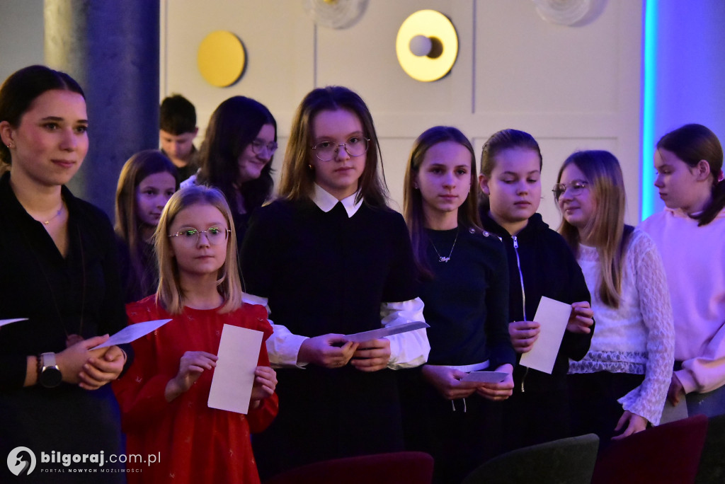 Oazowa wspólnota przy wigilijnym stole. Wyjątkowy opłatek młodych w Glinach