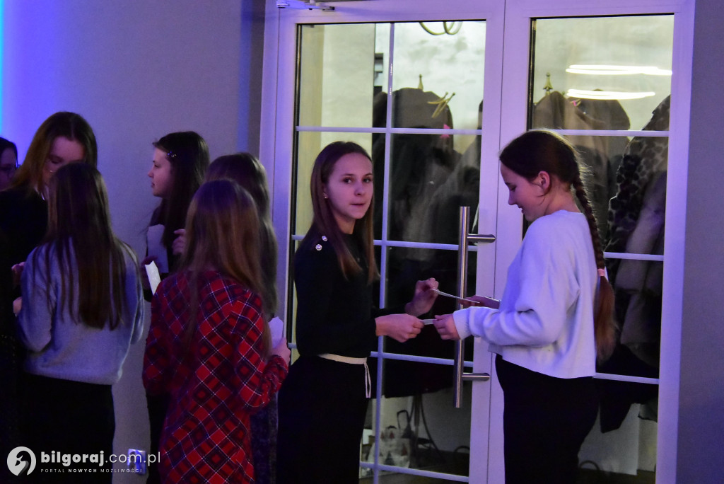 Oazowa wspólnota przy wigilijnym stole. Wyjątkowy opłatek młodych w Glinach