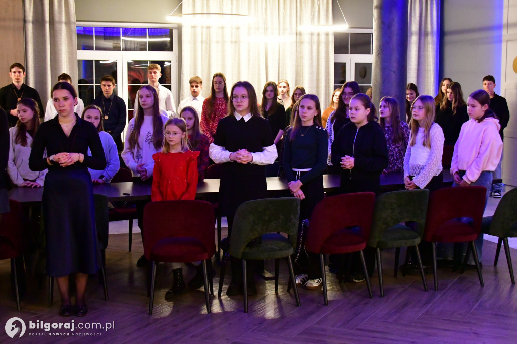 Oazowa wspólnota przy wigilijnym stole. Wyjątkowy opłatek młodych w Glinach