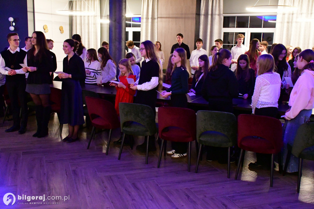 Oazowa wspólnota przy wigilijnym stole. Wyjątkowy opłatek młodych w Glinach