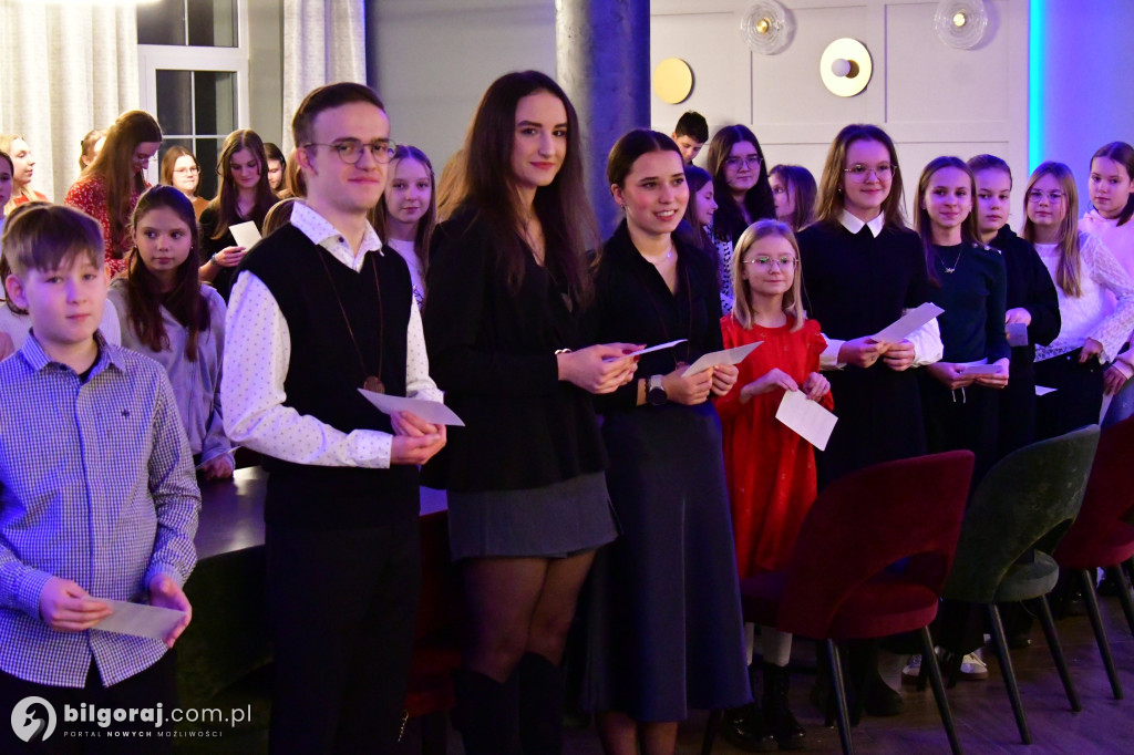 Oazowa wspólnota przy wigilijnym stole. Wyjątkowy opłatek młodych w Glinach