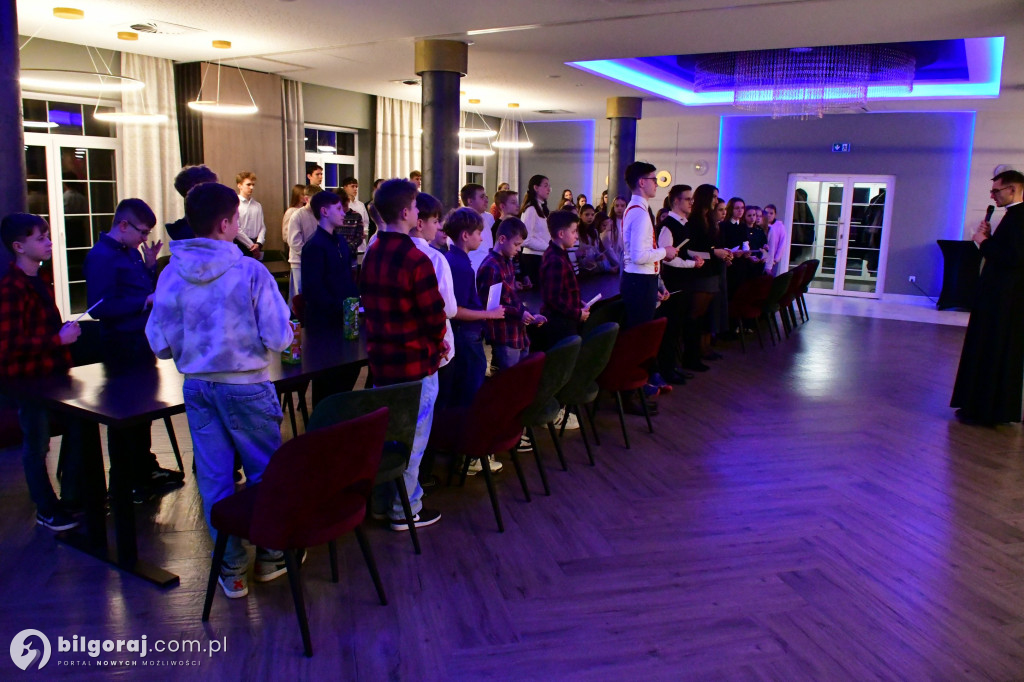 Oazowa wspólnota przy wigilijnym stole. Wyjątkowy opłatek młodych w Glinach