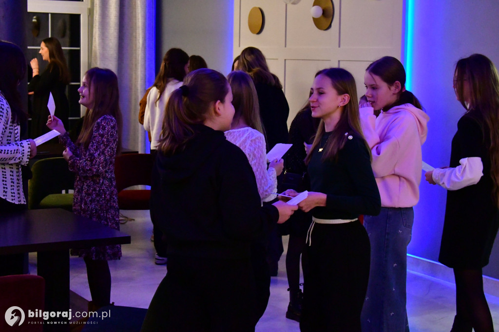 Oazowa wspólnota przy wigilijnym stole. Wyjątkowy opłatek młodych w Glinach