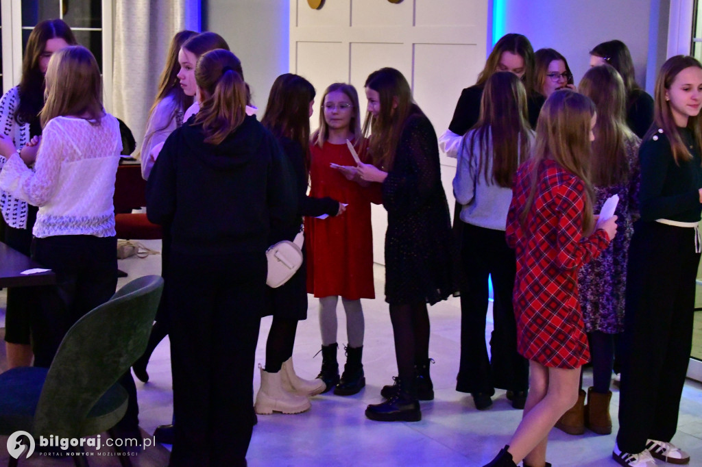 Oazowa wspólnota przy wigilijnym stole. Wyjątkowy opłatek młodych w Glinach