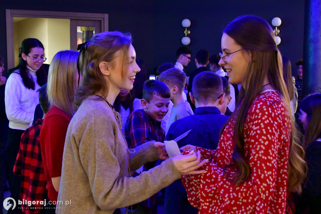 Oazowa wspólnota przy wigilijnym stole. Wyjątkowy opłatek młodych w Glinach