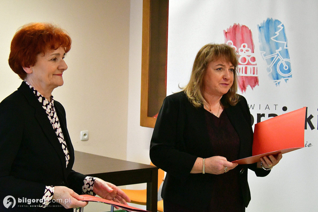 Nowe nauczycielki odebrały mianowanie