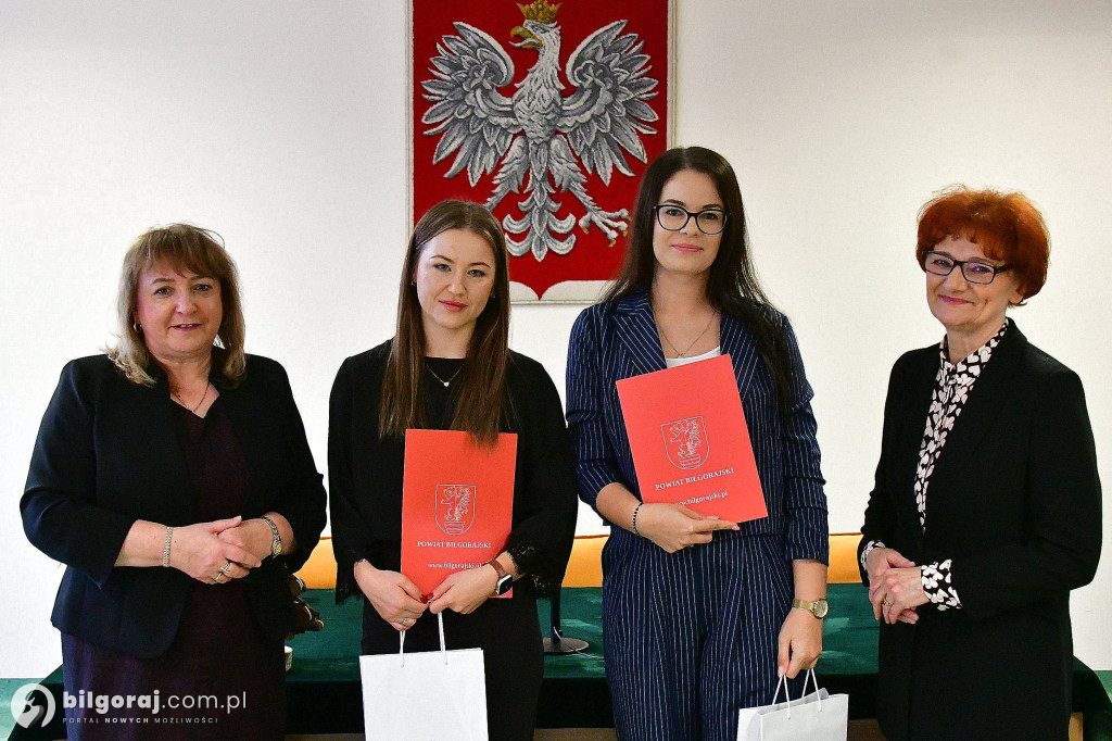 Nowe nauczycielki odebrały mianowanie