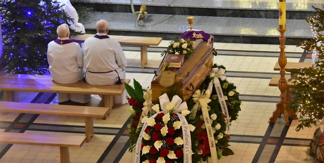 Pół wieku w służbie Bogu i ludziom. Pożegnanie śp. ks. Stanisława Mizaka