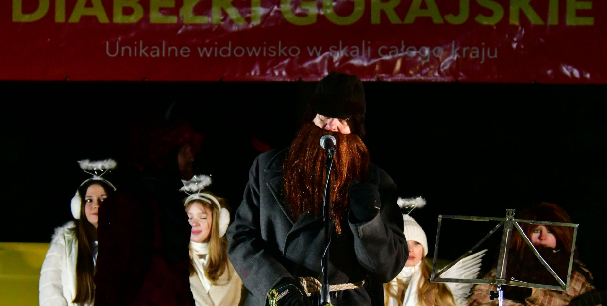 Śmierć, diabły i Wiarus. Niezwykły sylwester w Goraju przyciągnął tłumy (FOTO, VIDEO)