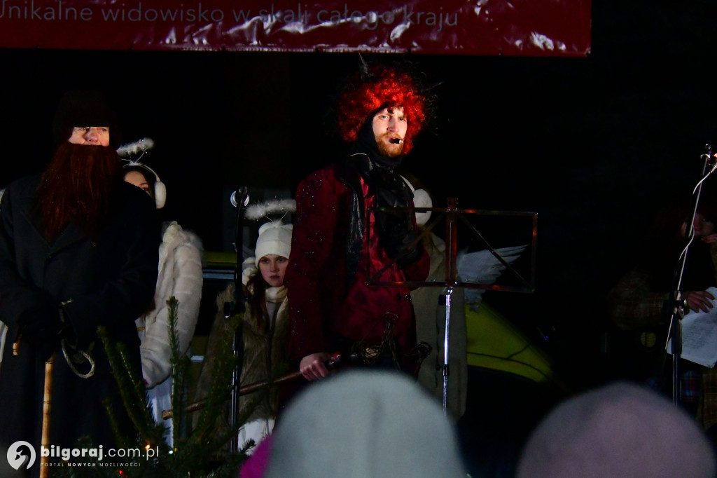 Śmierć, diabły i Wiarus. Niezwykły sylwester w Goraju przyciągnął tłumy (FOTO, VIDEO)