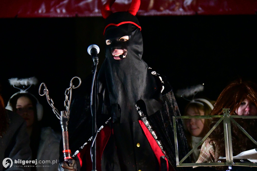 Śmierć, diabły i Wiarus. Niezwykły sylwester w Goraju przyciągnął tłumy (FOTO, VIDEO)
