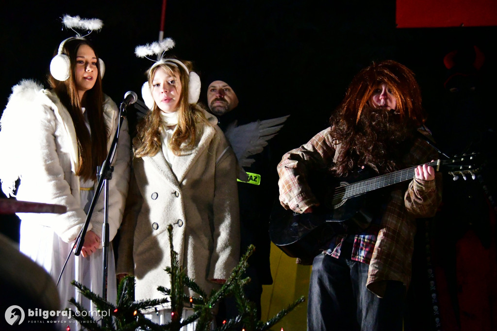 Śmierć, diabły i Wiarus. Niezwykły sylwester w Goraju przyciągnął tłumy (FOTO, VIDEO)