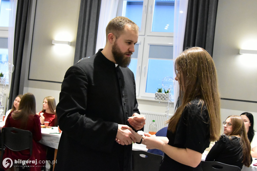 Młodzi sercem u Boga. Diecezjalne spotkanie opłatkowe KSM w Biszczy