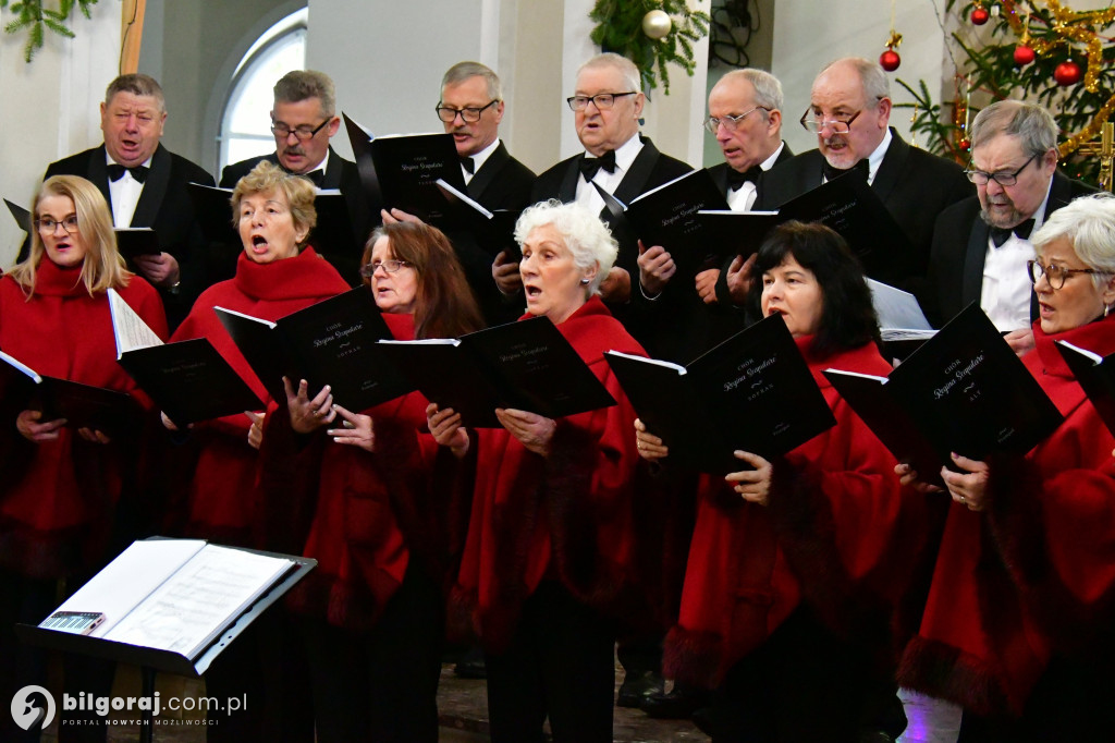 Kolędowanie we frampolskim kościele