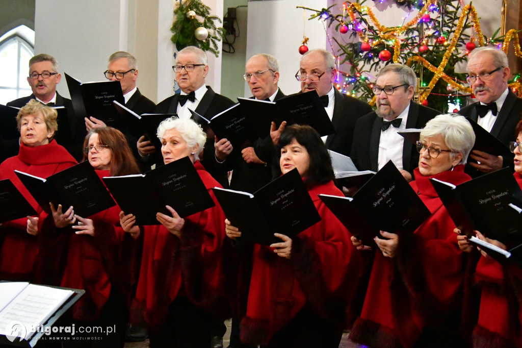 Kolędowanie we frampolskim kościele