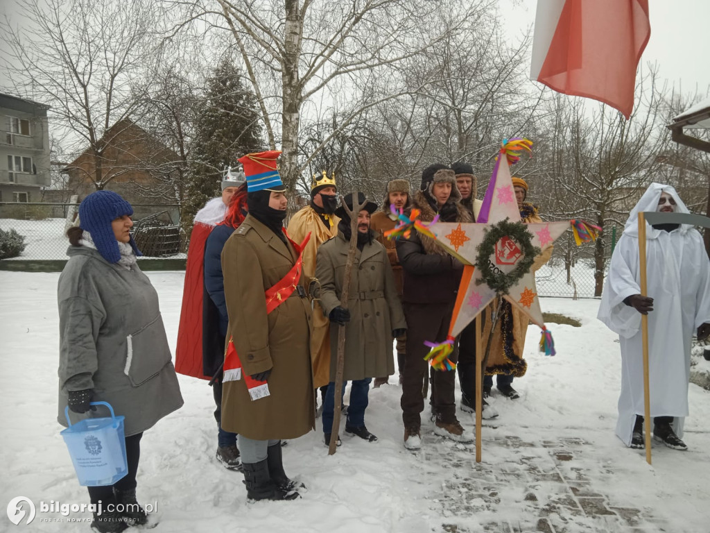 Kolędowanie w Biszczy. Kawalerzyści z Biszczy w domach mieszkańców