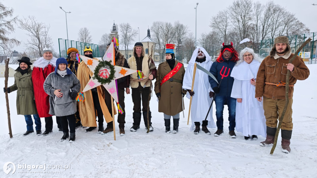 Kolędowanie w Biszczy. Kawalerzyści z Biszczy w domach mieszkańców