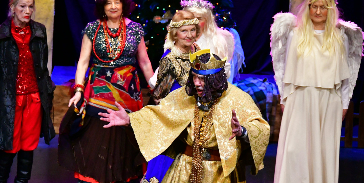 Herody na scenie Biłgorajskiego Centrum Kultury i kolędowanie z seniorami