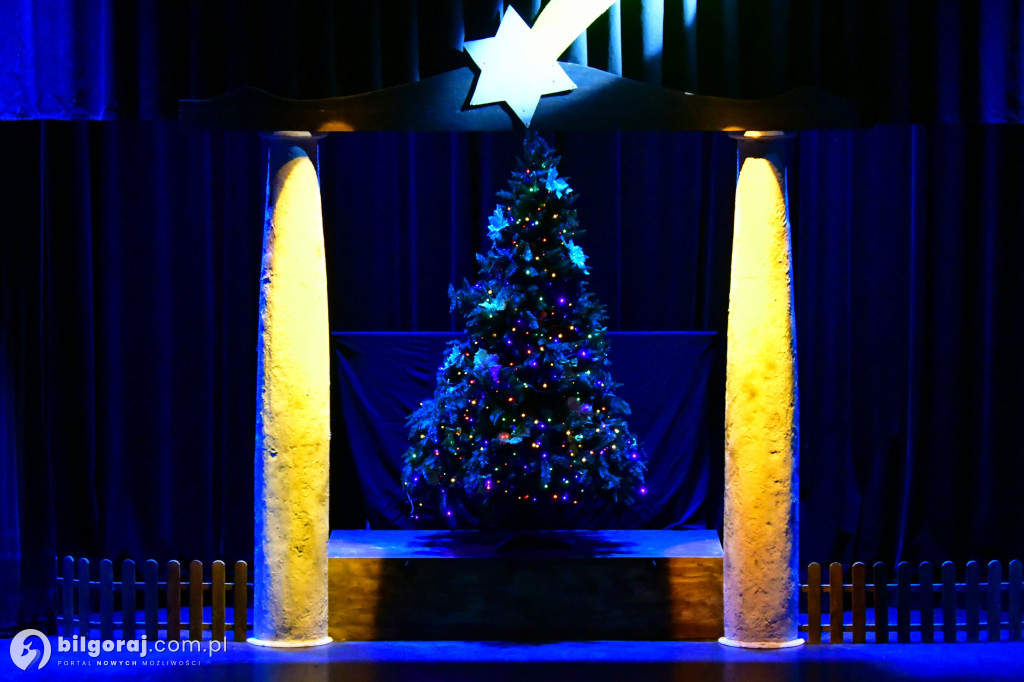 Herody na scenie Biłgorajskiego Centrum Kultury i kolędowanie z seniorami