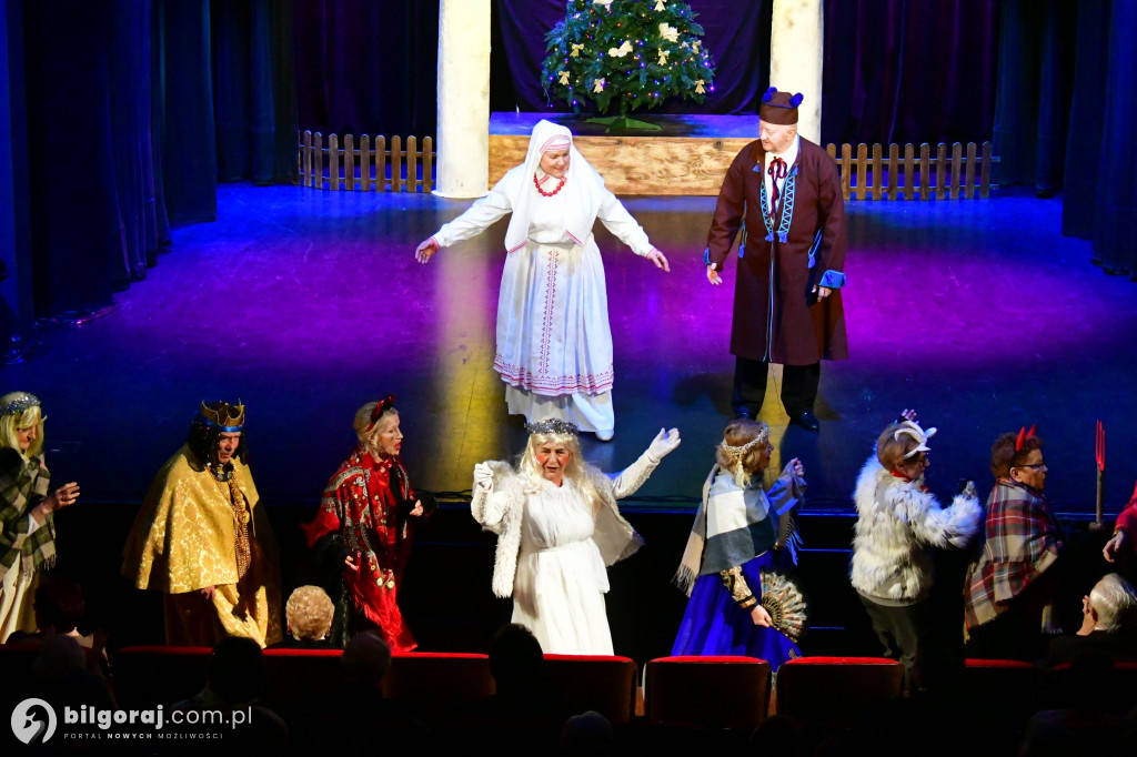 Herody na scenie Biłgorajskiego Centrum Kultury i kolędowanie z seniorami