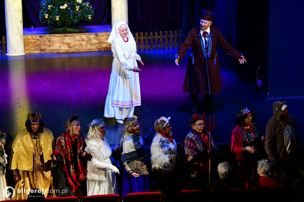 Herody na scenie Biłgorajskiego Centrum Kultury i kolędowanie z seniorami
