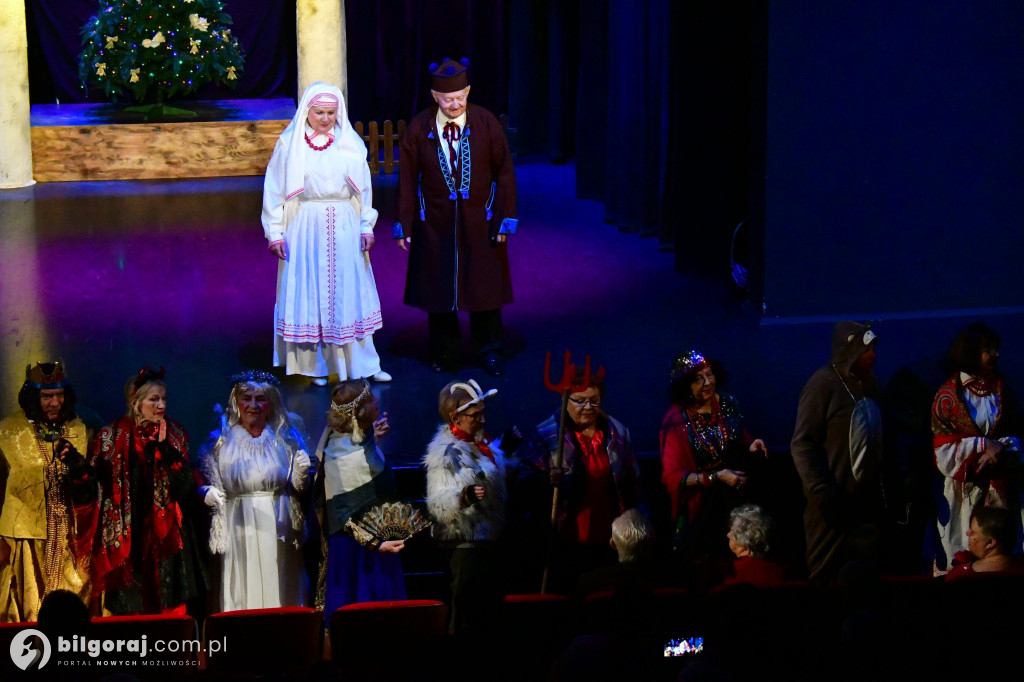 Herody na scenie Biłgorajskiego Centrum Kultury i kolędowanie z seniorami