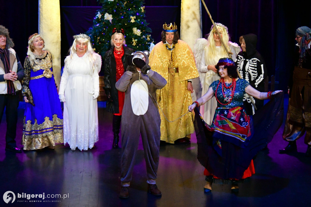 Herody na scenie Biłgorajskiego Centrum Kultury i kolędowanie z seniorami