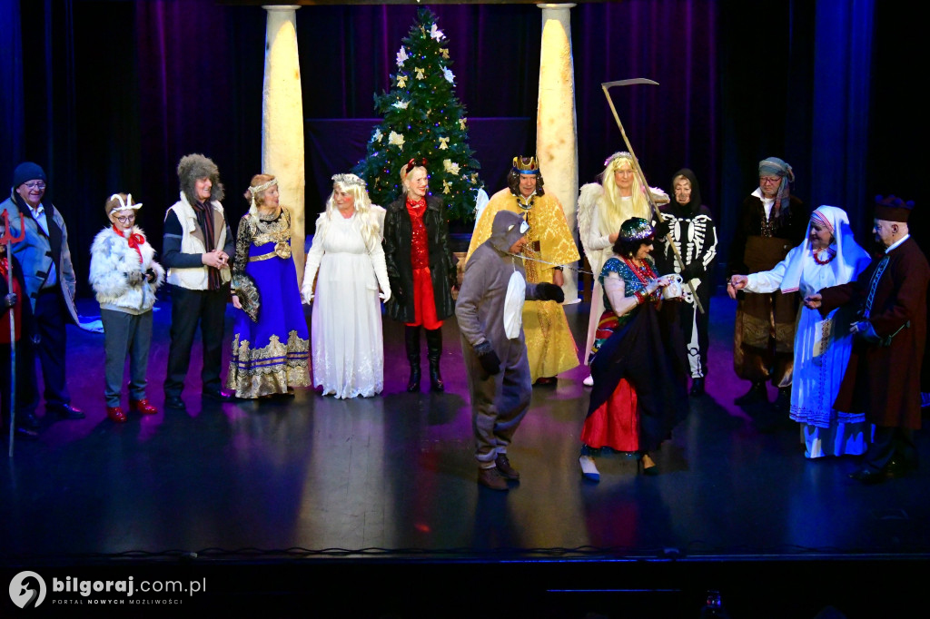 Herody na scenie Biłgorajskiego Centrum Kultury i kolędowanie z seniorami