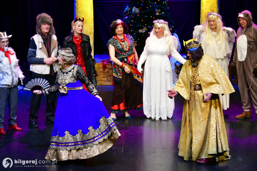 Herody na scenie Biłgorajskiego Centrum Kultury i kolędowanie z seniorami